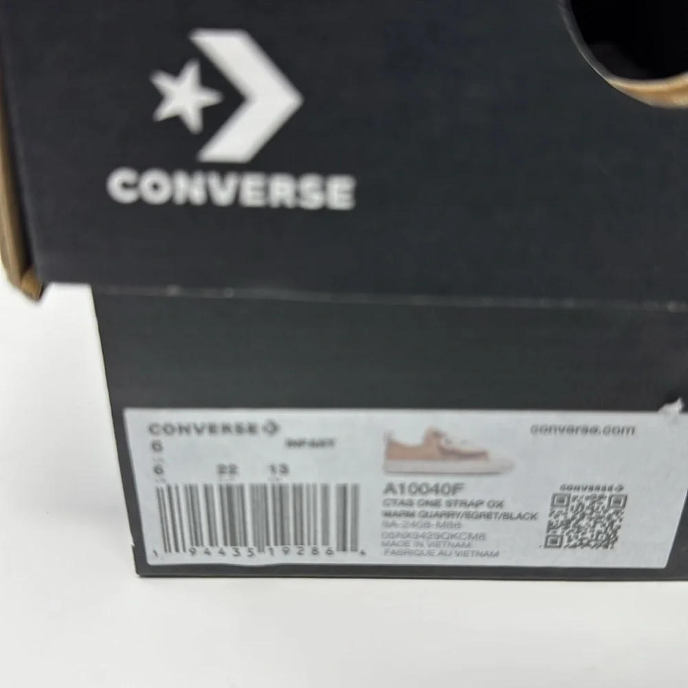 NEW Converse Chuck Taylor All Star One Strap Bear Shoe Baby Size 6 New In Box